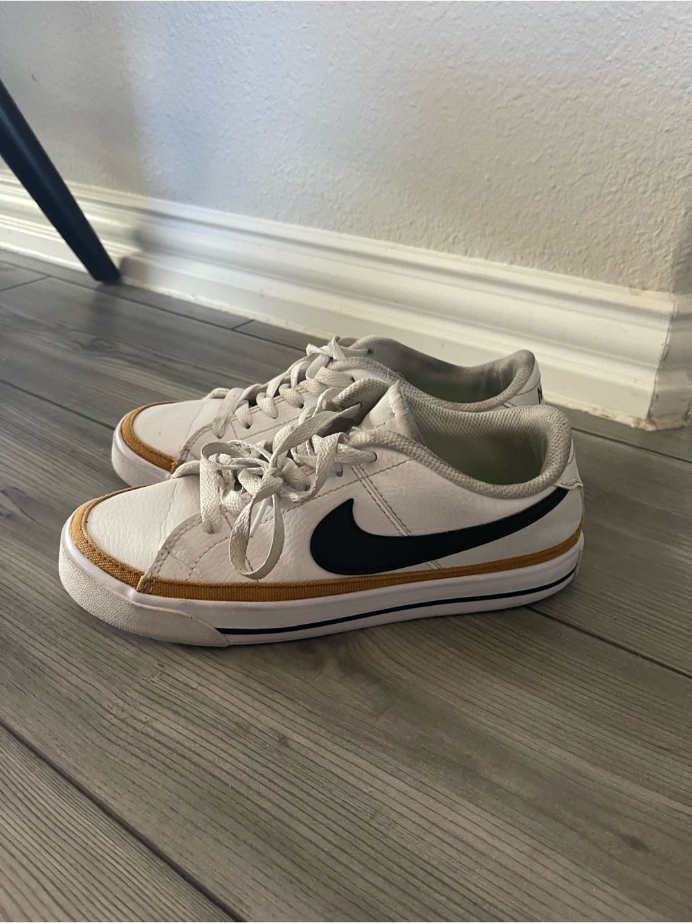 Nike court legacy shoes